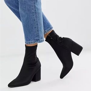 Raid sock boot in Black